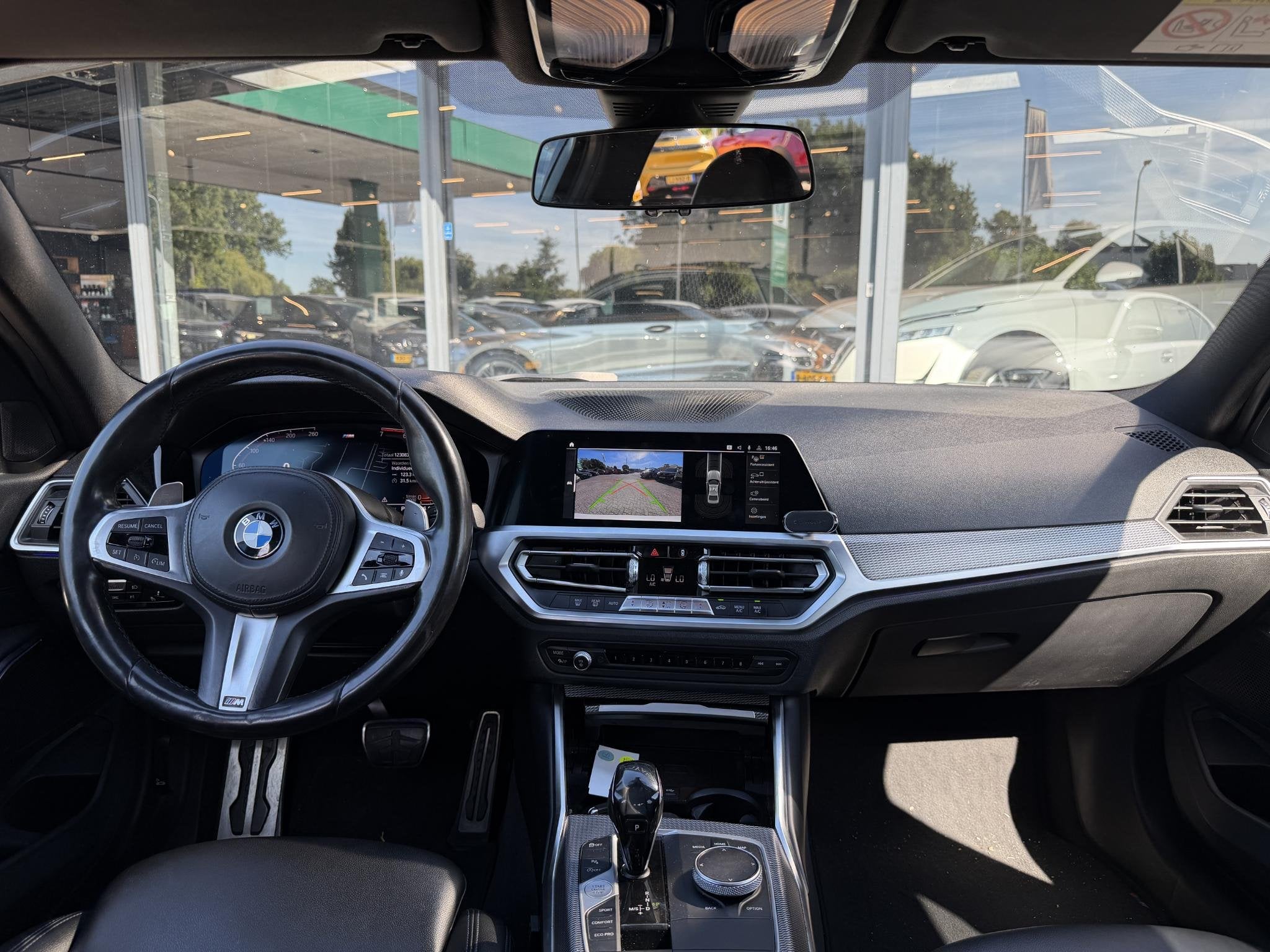 BMW 3-serie 318i Executive Edition M-SPORT |LEDER SPORT INTE, Automaat, 1998 cc, Gebruikt, 1465 kg