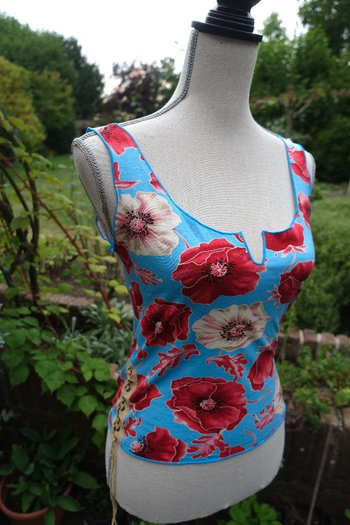 bijzondere blauwe top van MNG met klaprozen S-M, Kleding | Dames, Blauw, MNG, Ophalen of Verzenden, Zo goed als nieuw