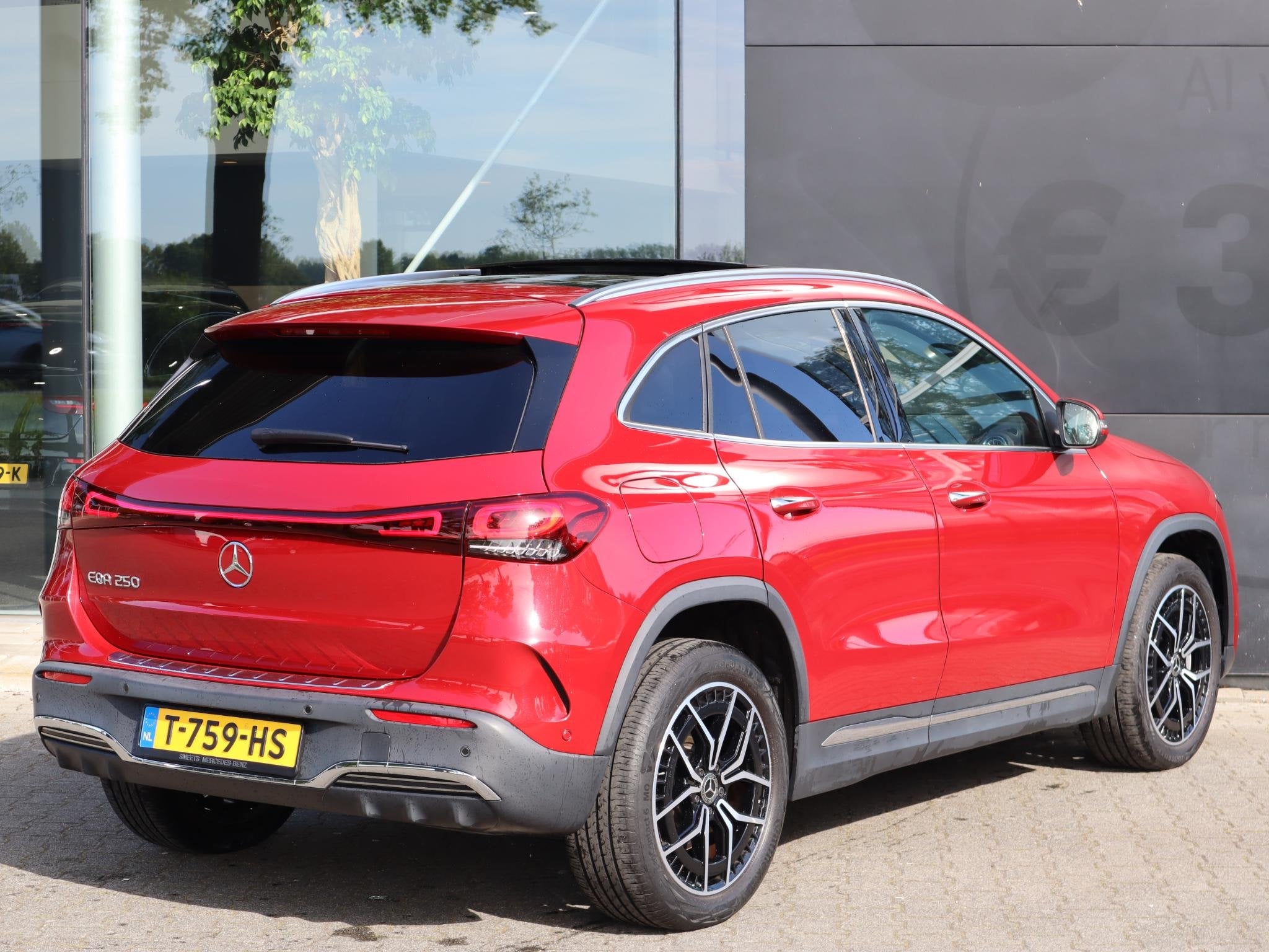 Mercedes-Benz EQA 250 AMG Line 67 kWh, Stof, Gebruikt, 190 pk, 435 min