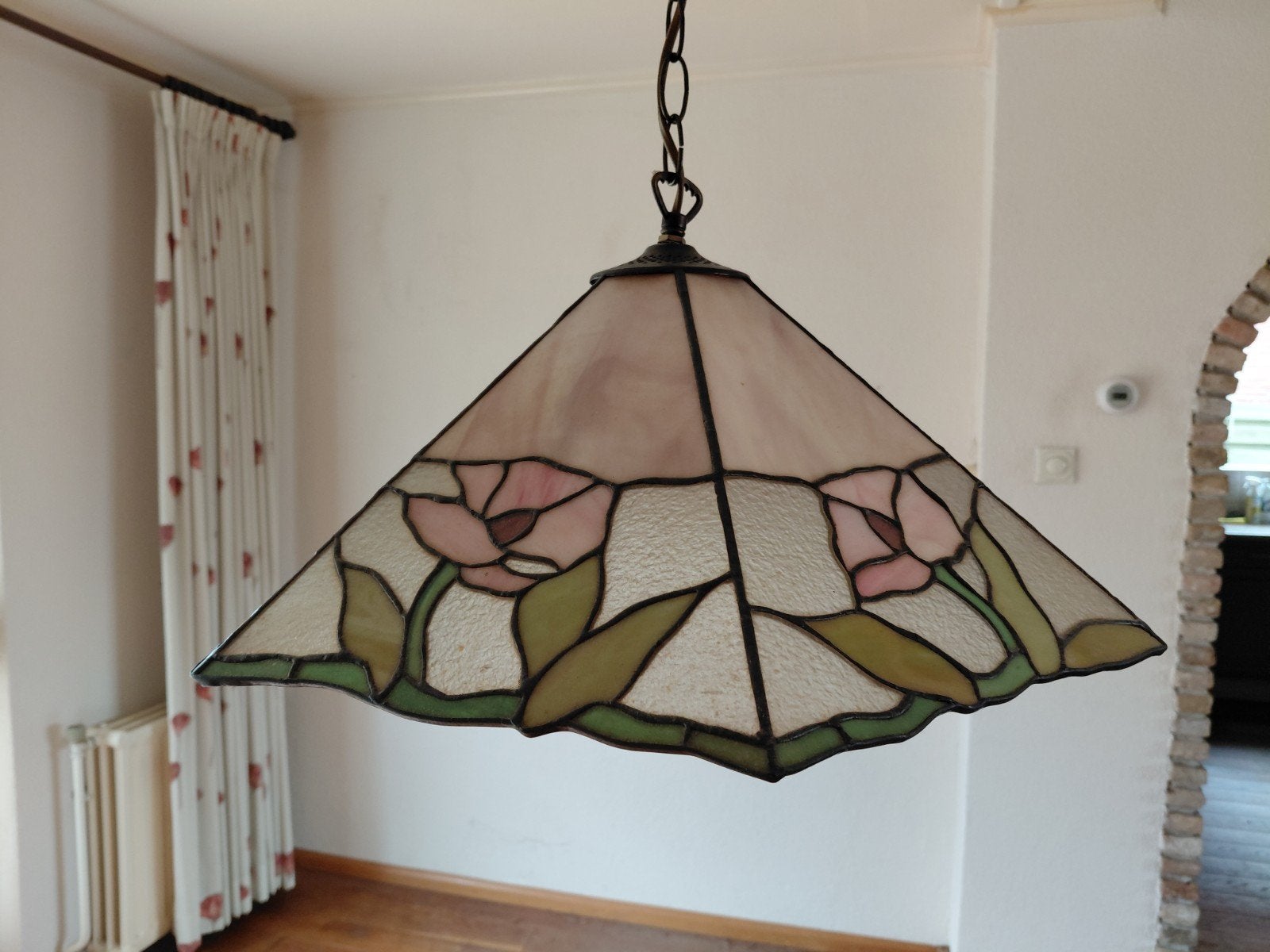 Tiffany Stijl Hanglamp met Bloemenmotief, Huis en Inrichting, Gebruikt, E27 (groot), Ophalen of Verzenden, Tiffany