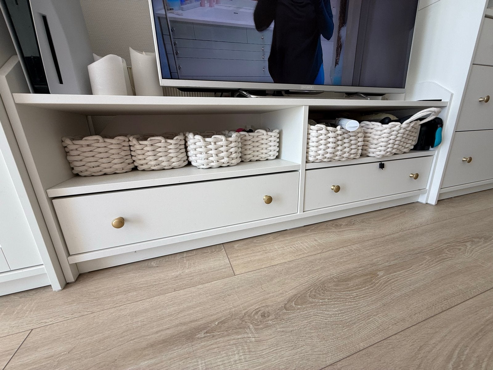IKEA Hauga TV-meubel wit, 138x36x54 cm, 100 tot 150 cm, Ophalen of Verzenden, Zo goed als nieuw, 25 tot 50 cm