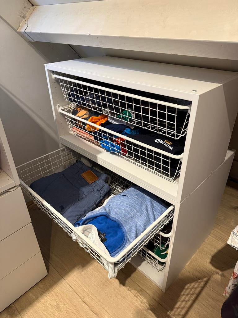 Ikea Witte kledingkast met draadmanden, Met plank(en), Kunststof, 100 tot 150 cm, Zo goed als nieuw