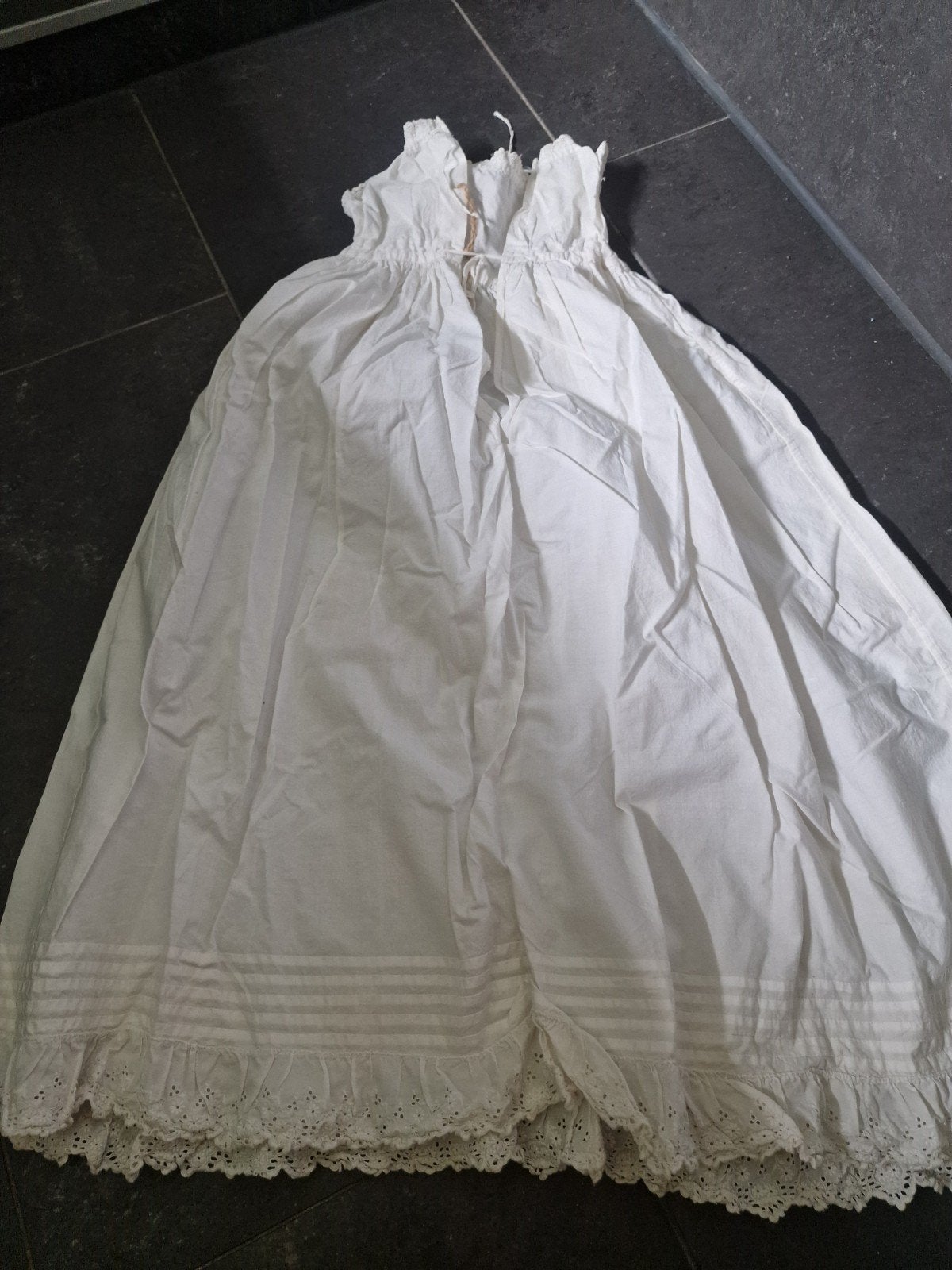 Vintage Witte Katoenen Jurk met Kanten Randen, Antiek en Kunst, Ophalen of Verzenden, Kinderen, Onbekend