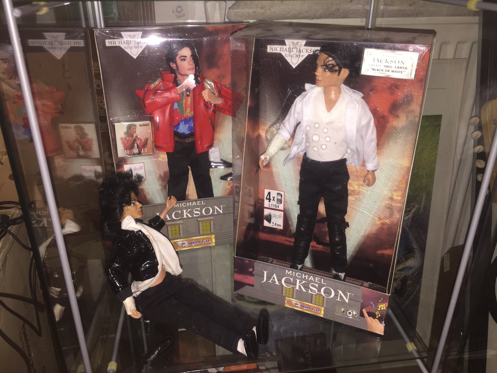 Michael Jackson black or white pop + beat it kledingset, Ophalen, Pop, Beeldje of Miniatuur