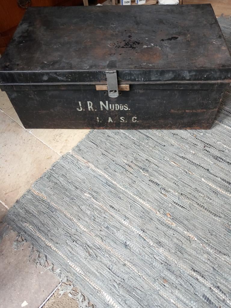 Oude ijzeren stoere kist, Antiek en Kunst, Ophalen of Verzenden