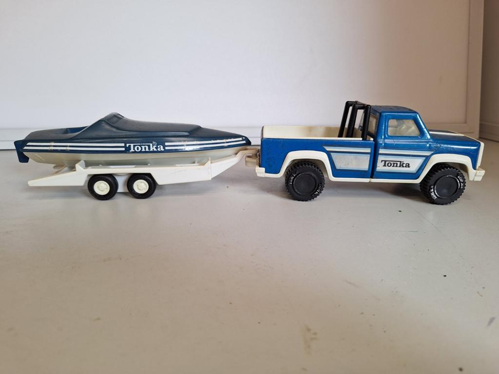 Tonka Pick-up Truck met Boot en Trailer, Kinderen en Baby's, Speelgoed | Speelgoedvoertuigen, Ophalen of Verzenden, Gebruikt