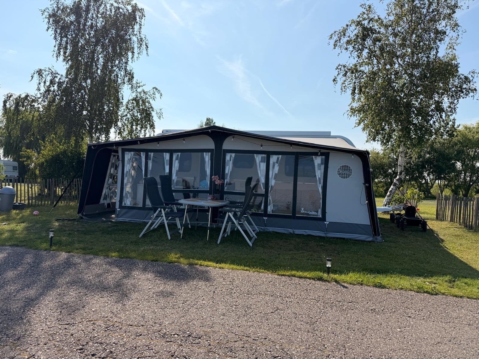 Fendt Brillant 650 2012 – Luxe caravan – Zeer compleet, Caravans en Kamperen, Vast bed, Rondzit, 7 tot 8 meter, Bedrijf