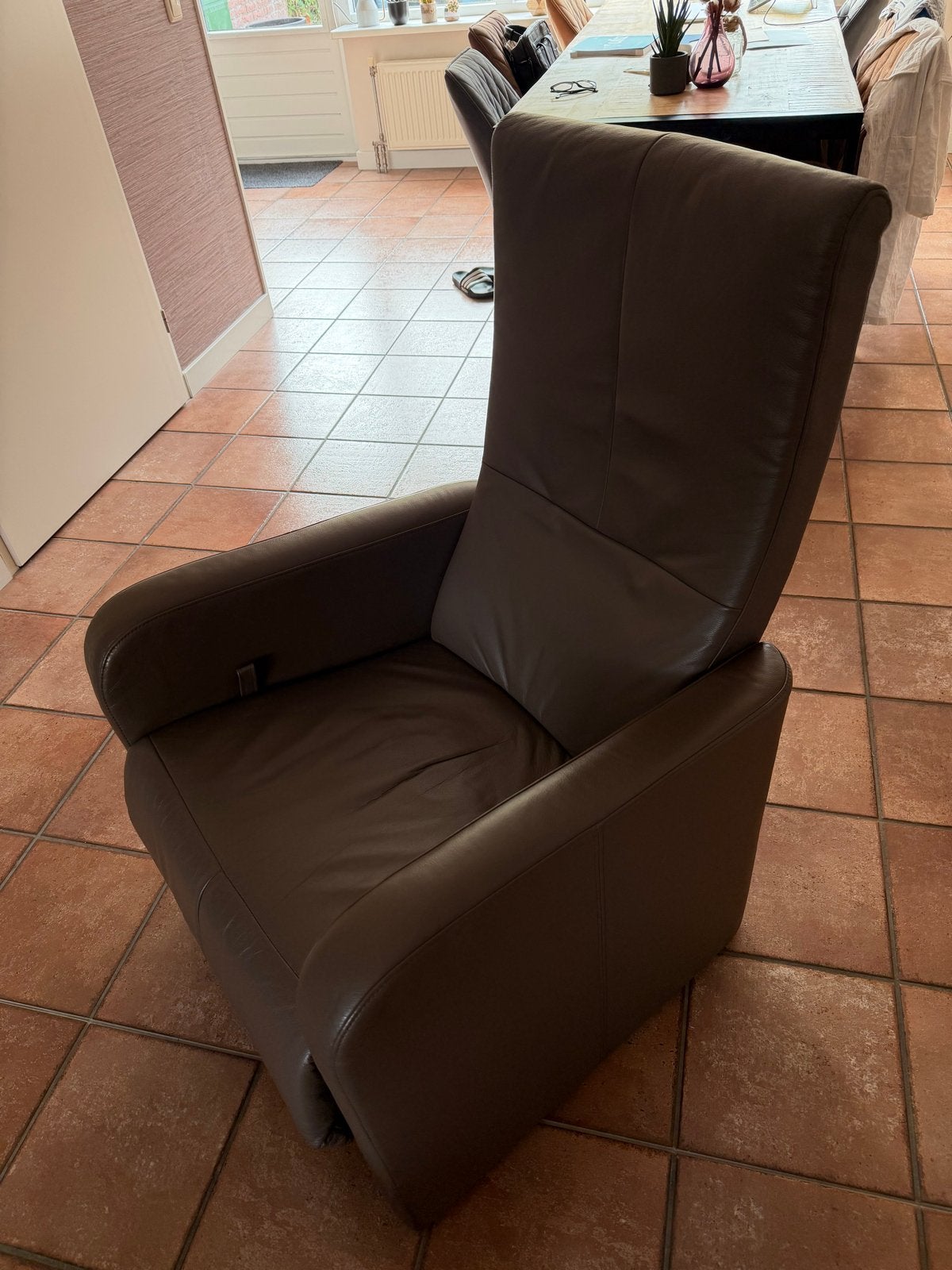 Comfortabele leren relaxfauteuil - Bruin (leverkleur), Ophalen, Gebruikt, 50 tot 75 cm, Leer