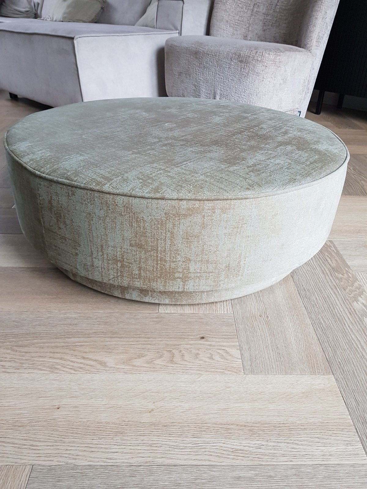 Prachtige poef van het merk VT wonen, Ophalen, Rond, 75 tot 100 cm, Zo goed als nieuw