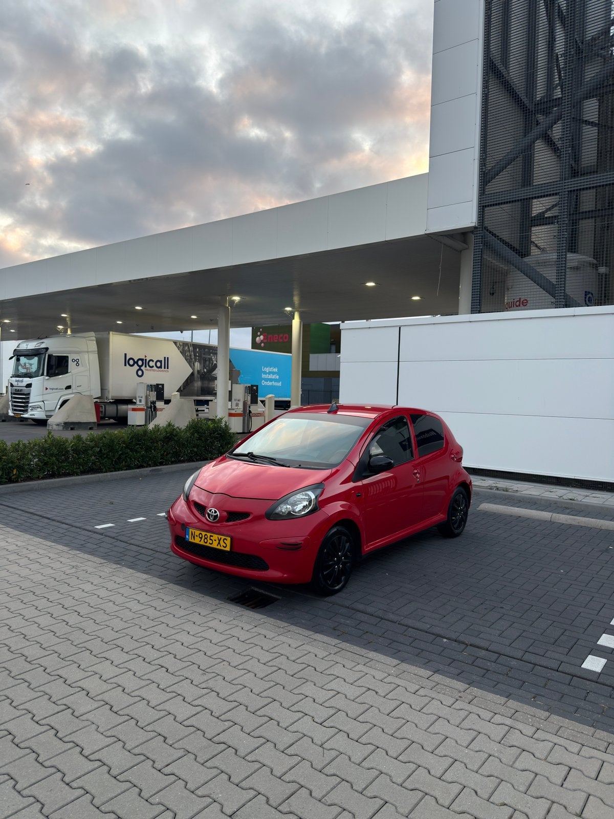 Toyota Aygo 1.0 5DRS | Airco | CarPlay |, Voorwielaandrijving, 4 stoelen, 68 pk, Handgeschakeld