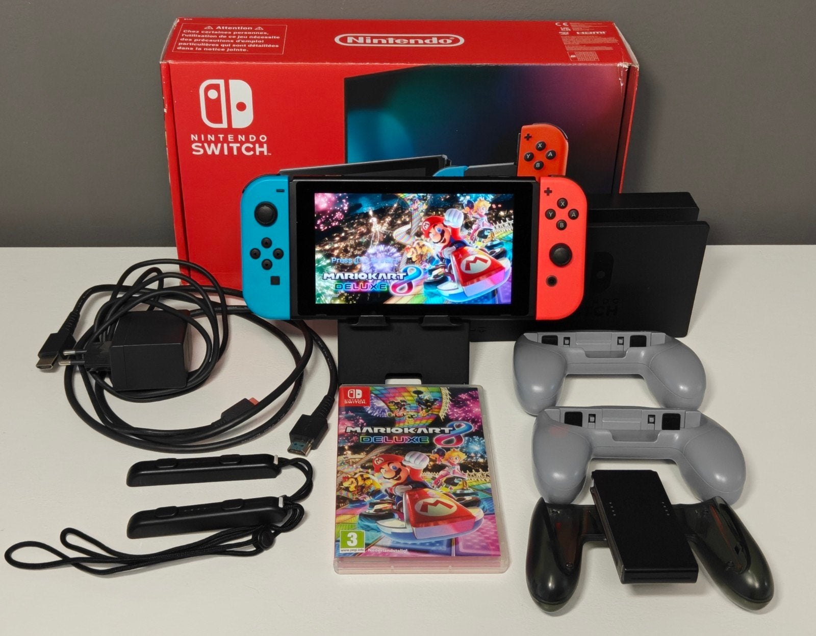 Nintendo Switch V2 met Mario Kart 8 Deluxe, Nintendo, Met games, Met 2 controllers, Zo goed als nieuw