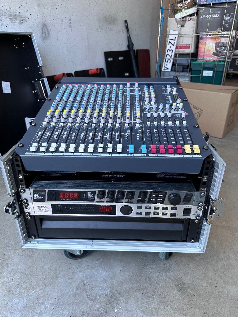 Allen & Heath WZ4 14:4:2 met flightcase en effecten modules, Ophalen, Zo goed als nieuw, 10 tot 20 kanalen, Microfooningang
