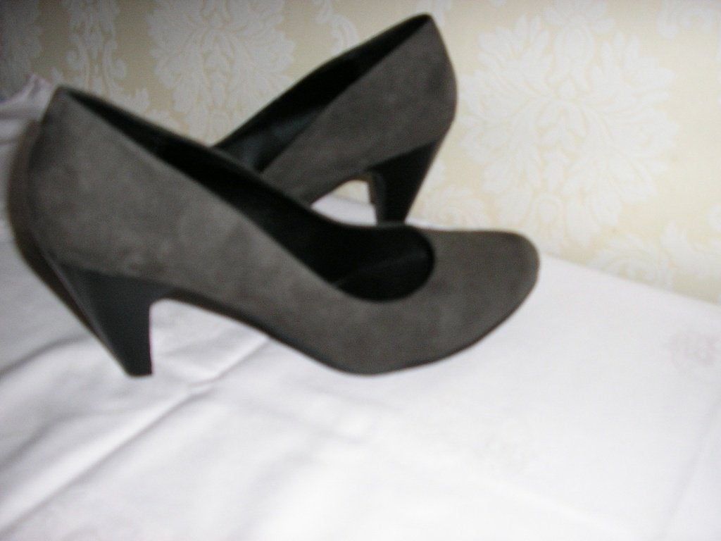 Pumps van NOVOCENTO maat 41, Kleding | Dames, Ophalen of Verzenden, Zo goed als nieuw, Grijs, NOVOCENTO