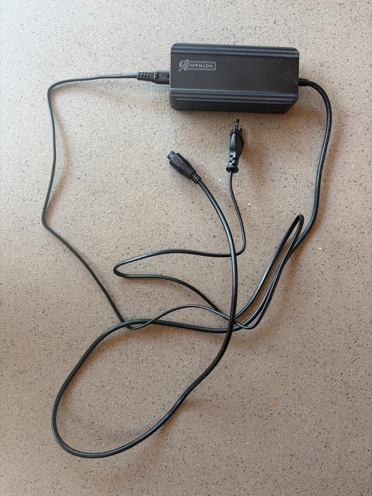 Accu (fiets) oplader, Ophalen of Verzenden, Zo goed als nieuw