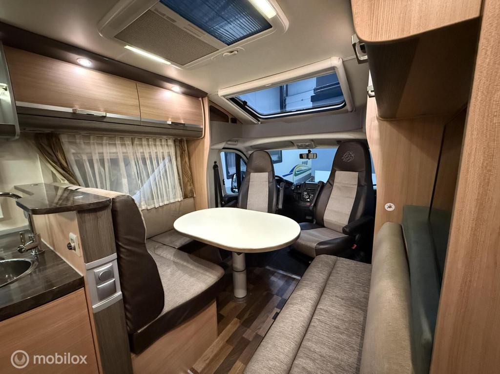 KNAUS 650 MF Frans Bed Zonnepanelen Chassis Fietsenrek, Caravans en Kamperen, Campers, Luifel, 6 tot 7 meter, Bedrijf, 6 tot 7 meter