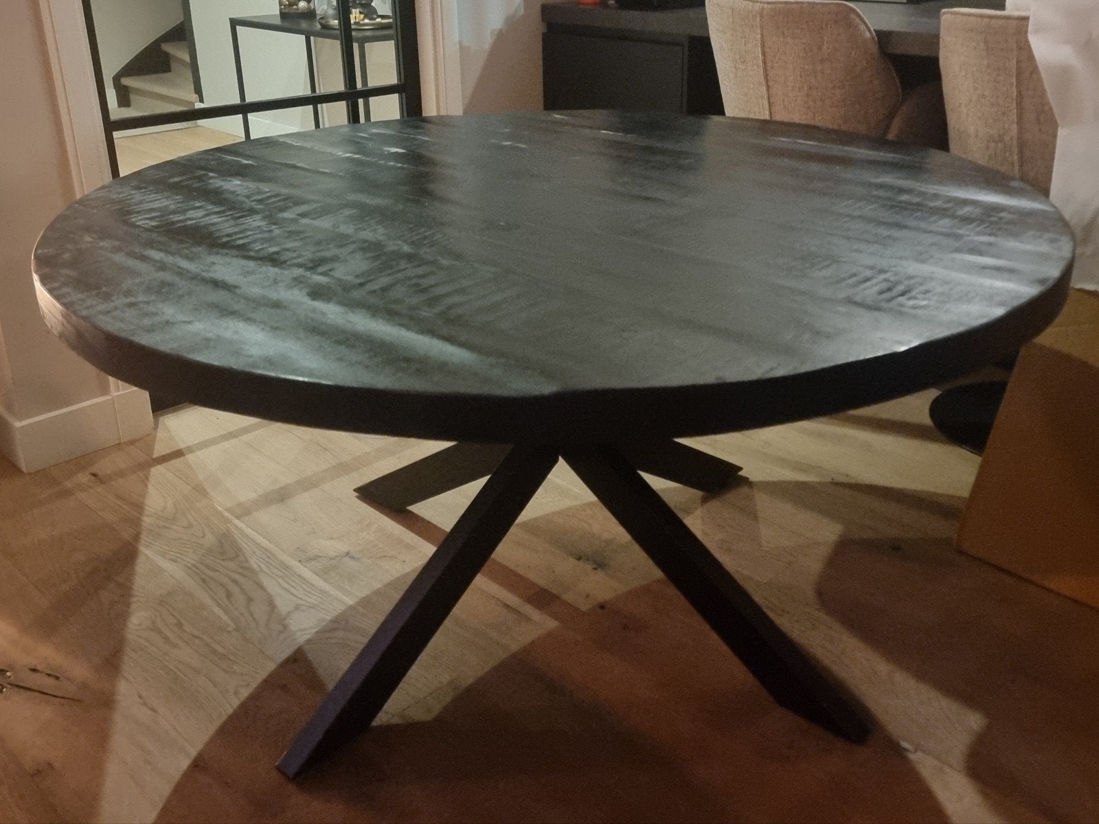 eettafel mangohout zwart 150 rond, Huis en Inrichting, Gebruikt, 150 tot 200 cm, Rond, Ophalen of Verzenden