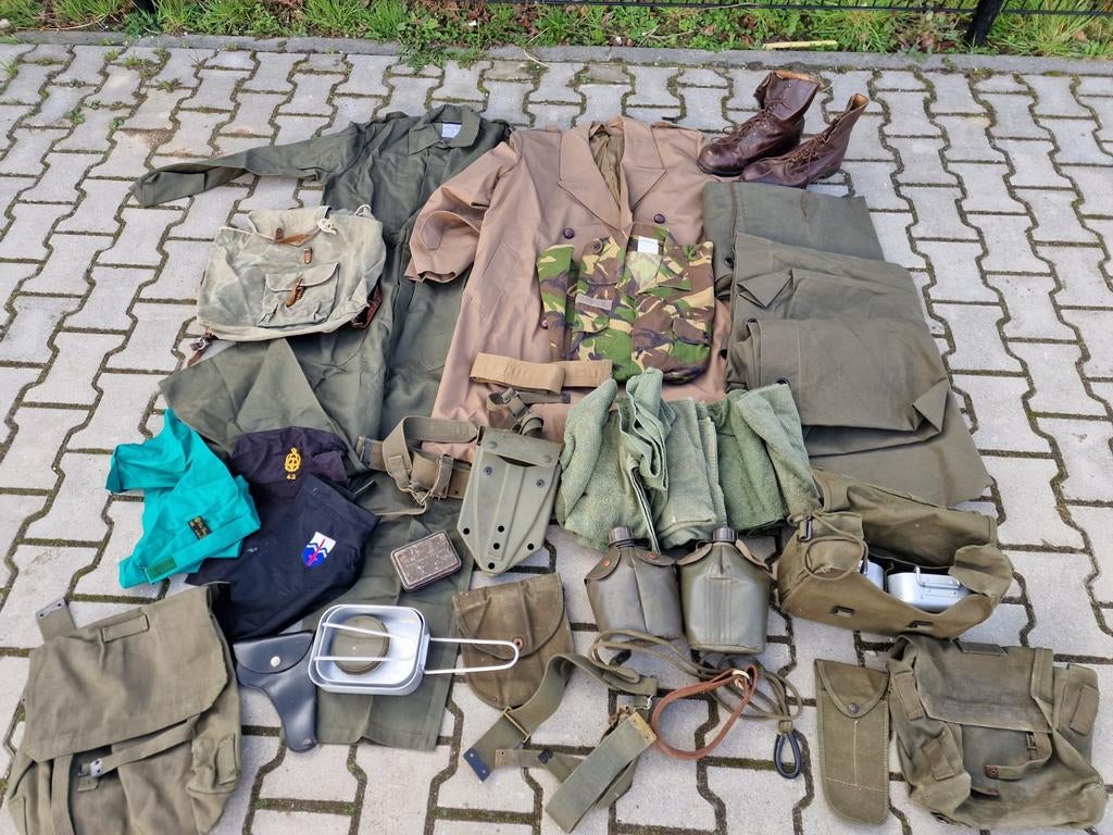 Uitgebreide collectie militaire uitrusting en kleding, Verzamelen, Ophalen, Landmacht, Nederland