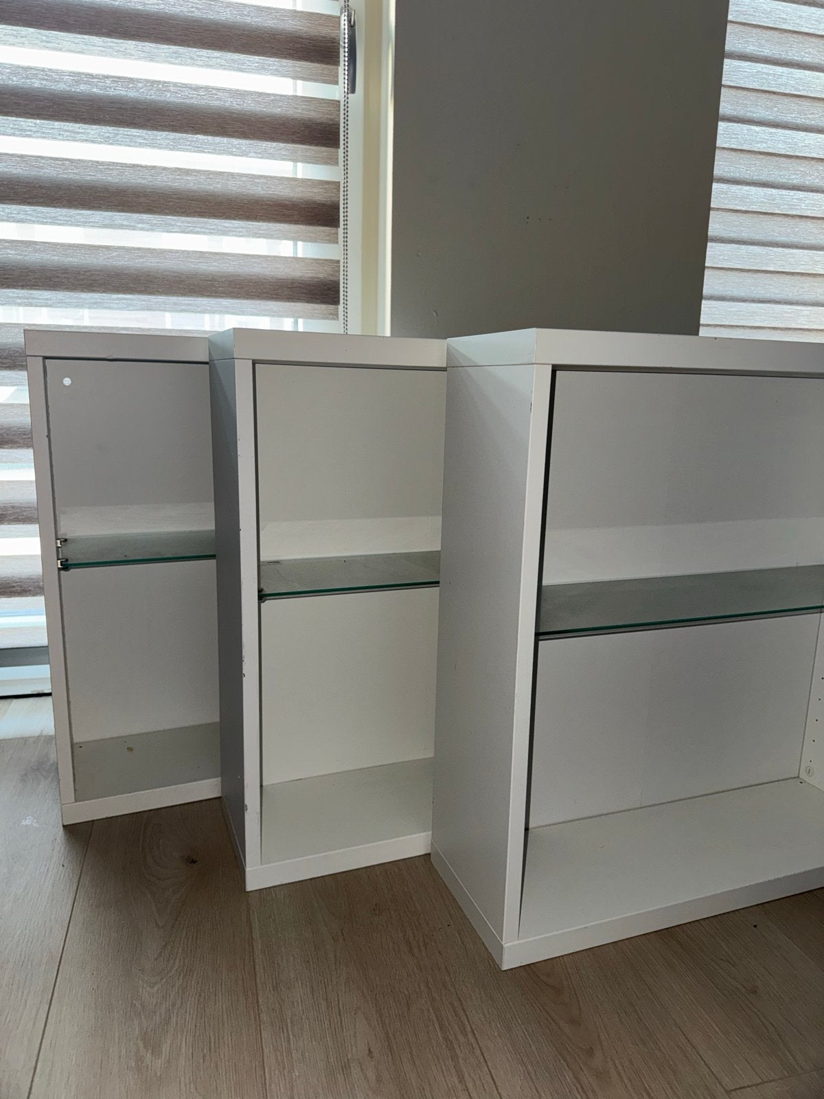 3x IKEA Besta basiselementen wit met glasplaten, Ophalen, Zo goed als nieuw