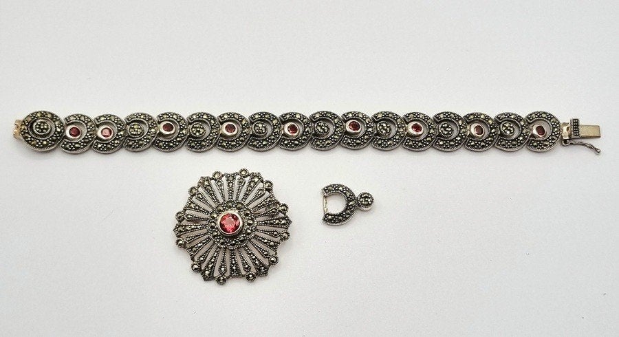 553. Zilveren armband, broche - granaat, markasiet, ca.1980, Ophalen, Zilver