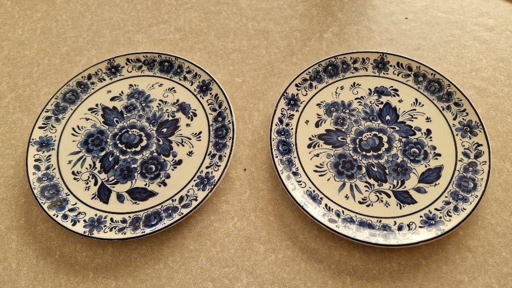 2 oude schotels wandborden delfts royal, Ophalen of Verzenden