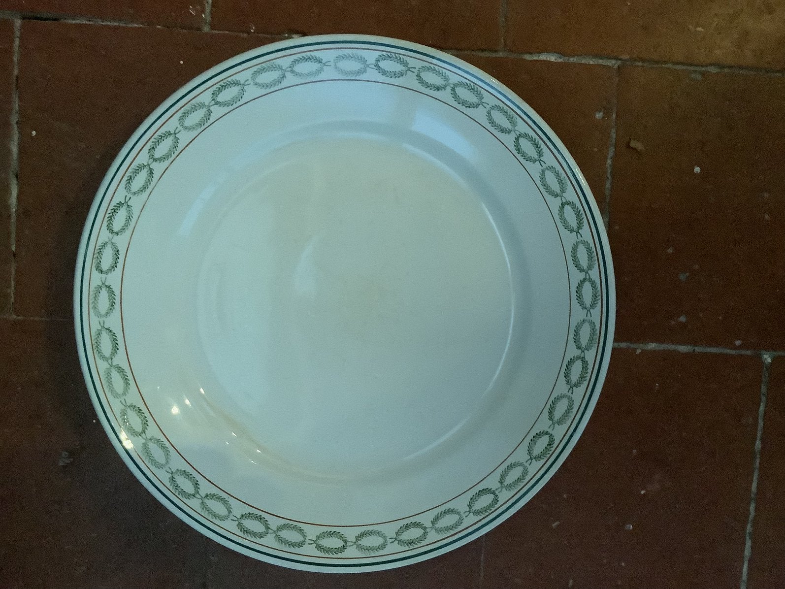 Bord van saint Amand, Antiek en Kunst, Antiek | Servies los, Ophalen of Verzenden