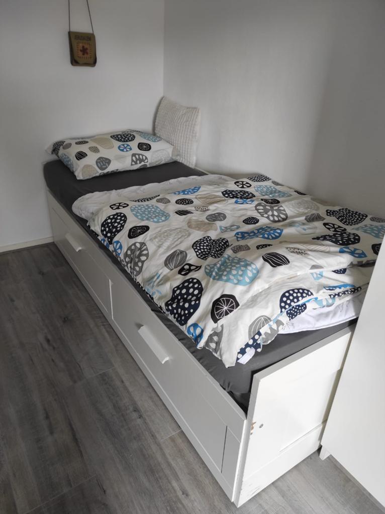 Brimnes bed bank Ikea, Huis en Inrichting, Slaapkamer | Bedden, Ophalen, Verstelbaar, Eenpersoons, Wit