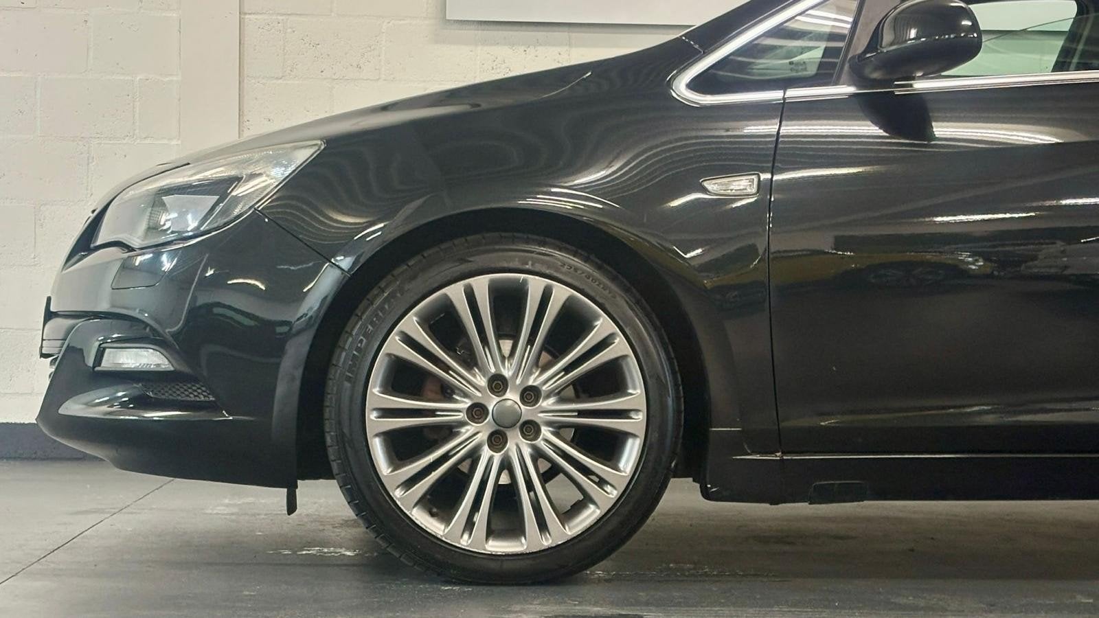 Opel Astra 1.4 Turbo 103KW Sports Tourer 2012 Zwart, Auto's, Voorwielaandrijving, 4 cilinders, Zwart, Origineel Nederlands