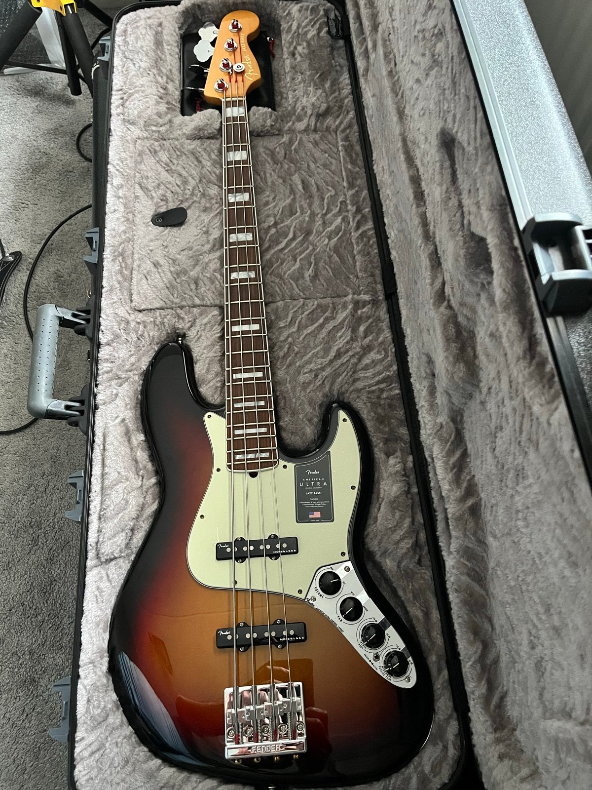 Fender American Ultra Jazz Bass - Zo goed als nieuw, Muziek en Instrumenten, Ophalen, Zo goed als nieuw, Elektrisch