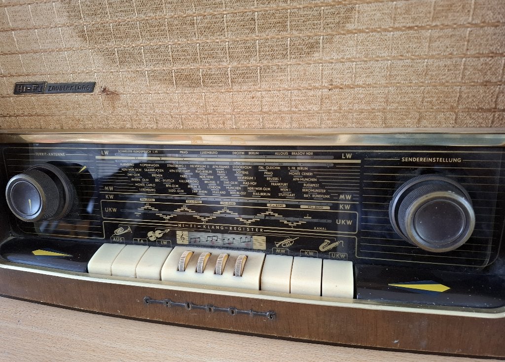 antieke / vintage Grundig "Zauberklang" radio uit 1955., Antiek en Kunst, Ophalen