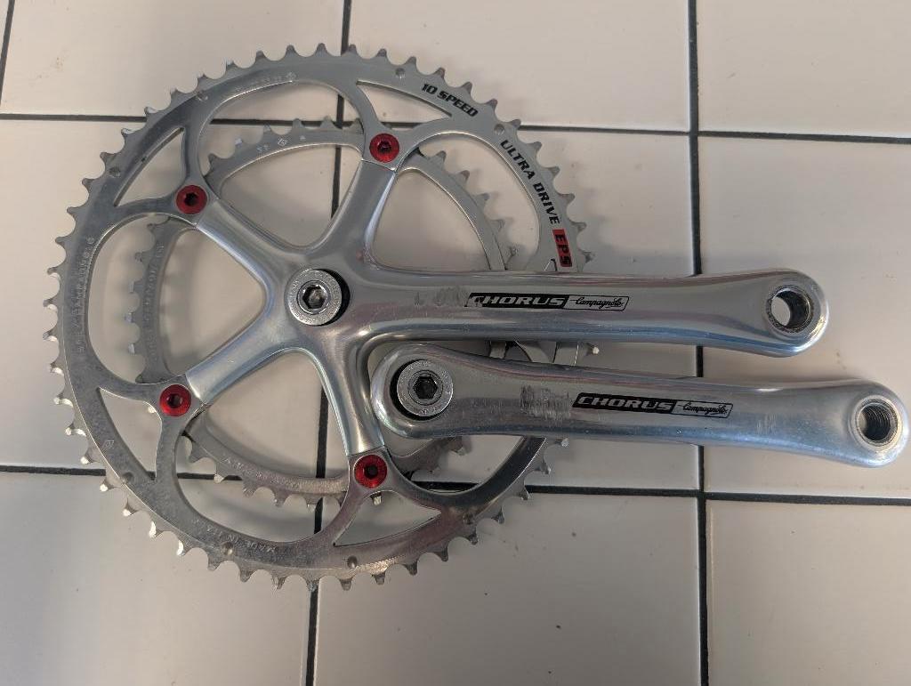 Campagnolo Chorus 10 speed crankstel incl dustcaps, Fietsen en Brommers, Fietsonderdelen, Crankstel of Pedalen, Campa, Campagnolo