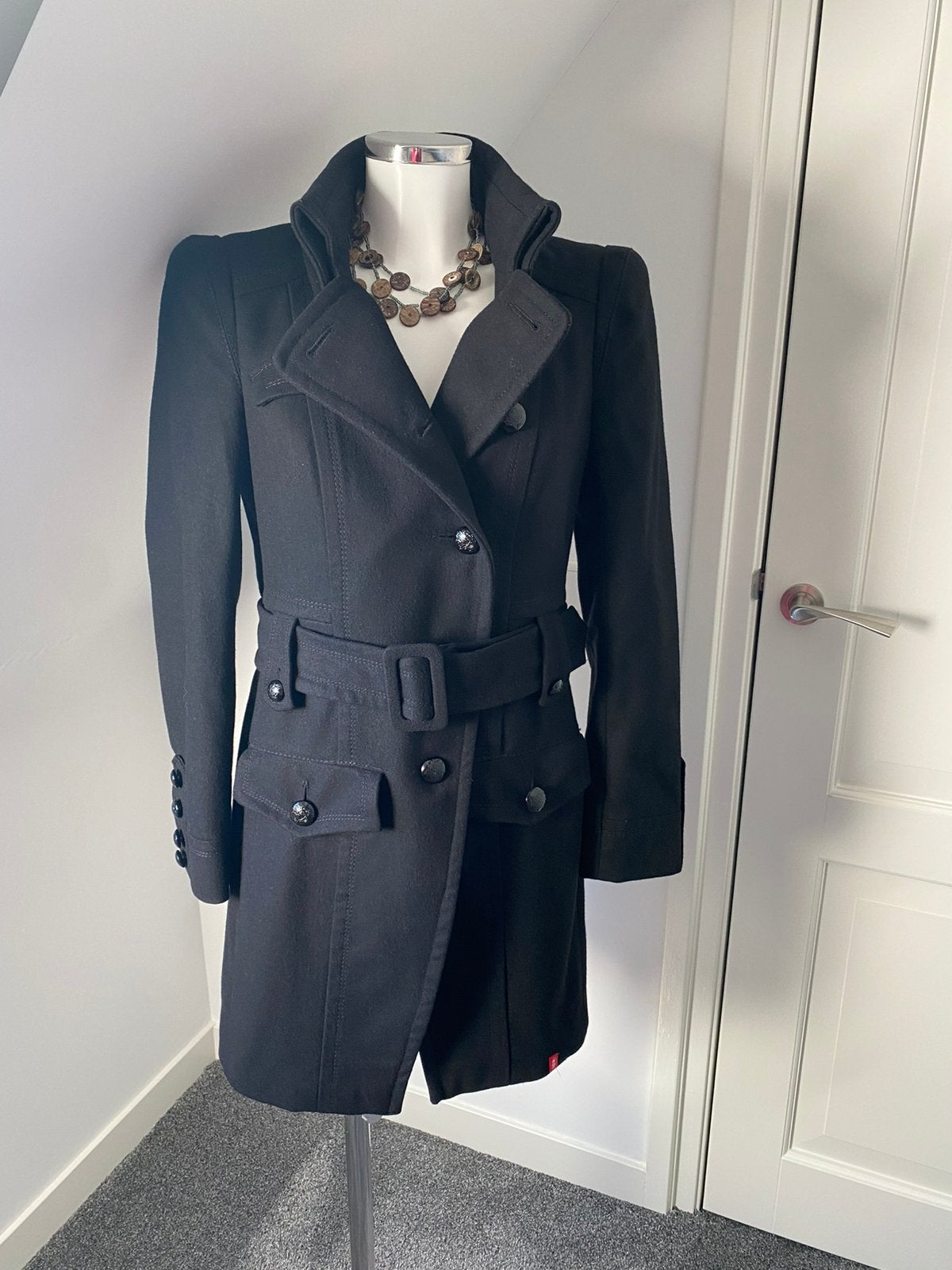 (NIEUW) prachtige zwarte mantel / jas van ESPRIT EDC Maat 38, Ophalen of Verzenden, Zo goed als nieuw, Maat 38/40 (M), Zwart