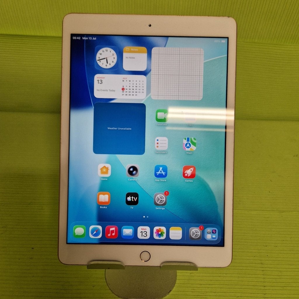 Apple iPad 8th generation (2020) – 128GB – Gold – Wi-Fi, Apple, Apple, Ophalen of Verzenden, Zo goed als nieuw