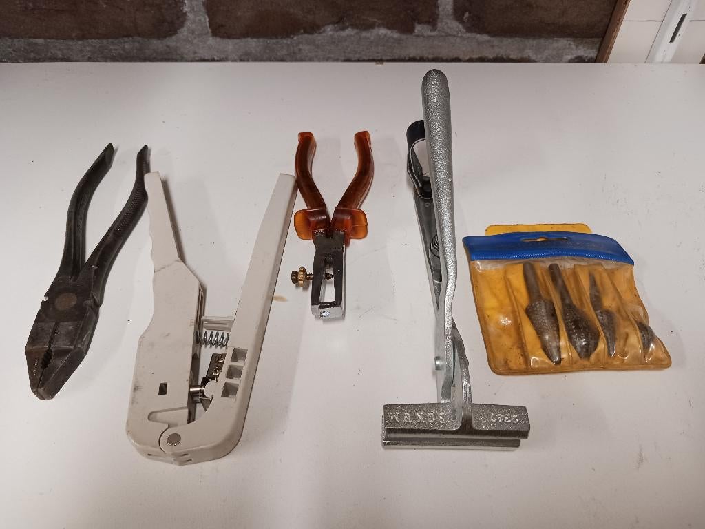assorti tangen e.a. gereedschap (17 stuks), Ophalen