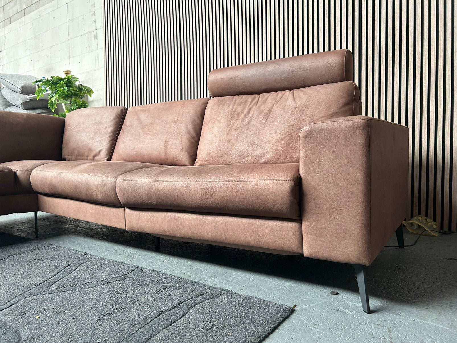 GRATIS LEVERING MICROLEDER HOEKBANK 285X208 GEREINIGD, 250 tot 300 cm, Hoekbank, Ophalen of Verzenden, Zo goed als nieuw