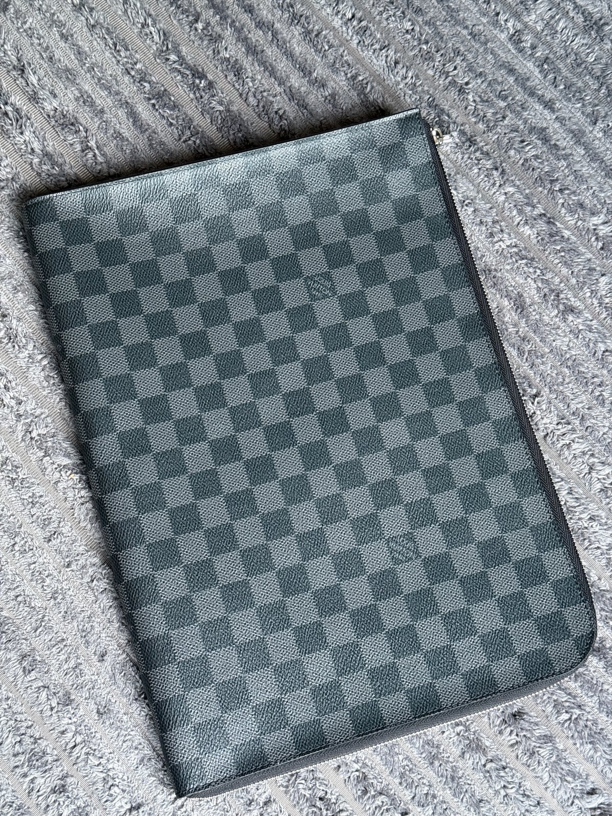Louis Vuitton Pochette Jour GM Damier Graphite 2018, Ophalen of Verzenden, Zo goed als nieuw