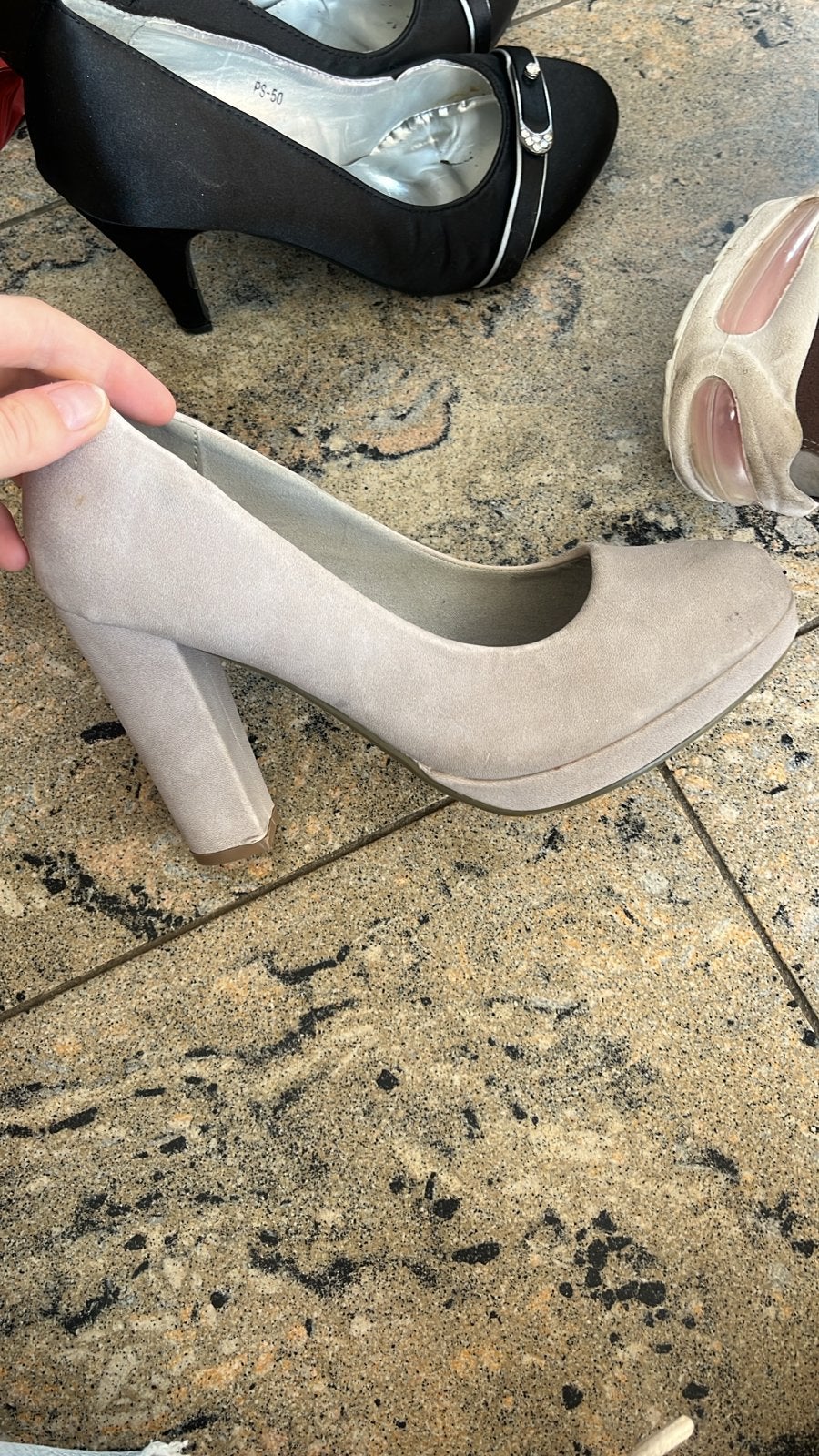 beige pumps met blokhak, Kleding | Dames, Ophalen of Verzenden, Gedragen, Beige, Pumps