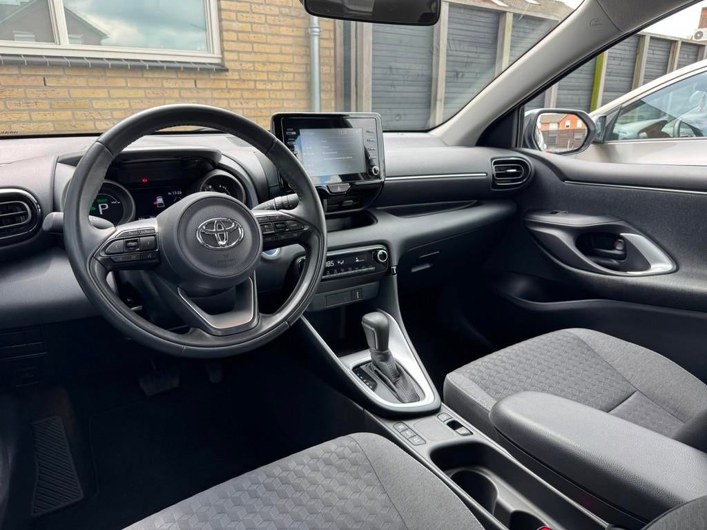 Toyota Yaris 1.5 Hybrid 115 First Edition NAP Trekhaak, Auto's, Toyota, 450 kg, Gebruikt, Euro 6, 450 kg