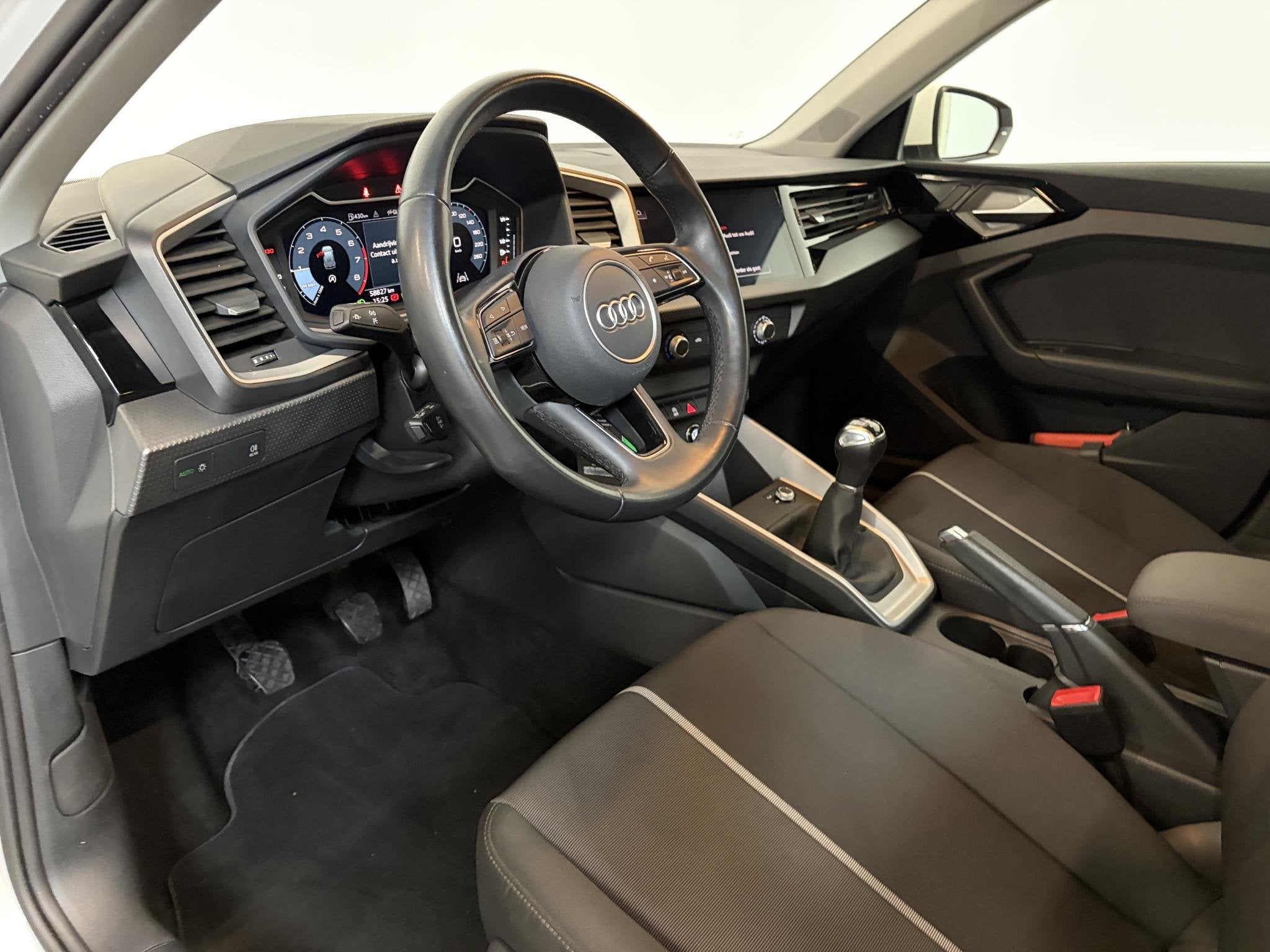 Audi A1 Sportback 25 TFSI Pro Line Navigatie Airco Apple Car, Voorwielaandrijving, Stof, 95 pk, Start-stop-systeem
