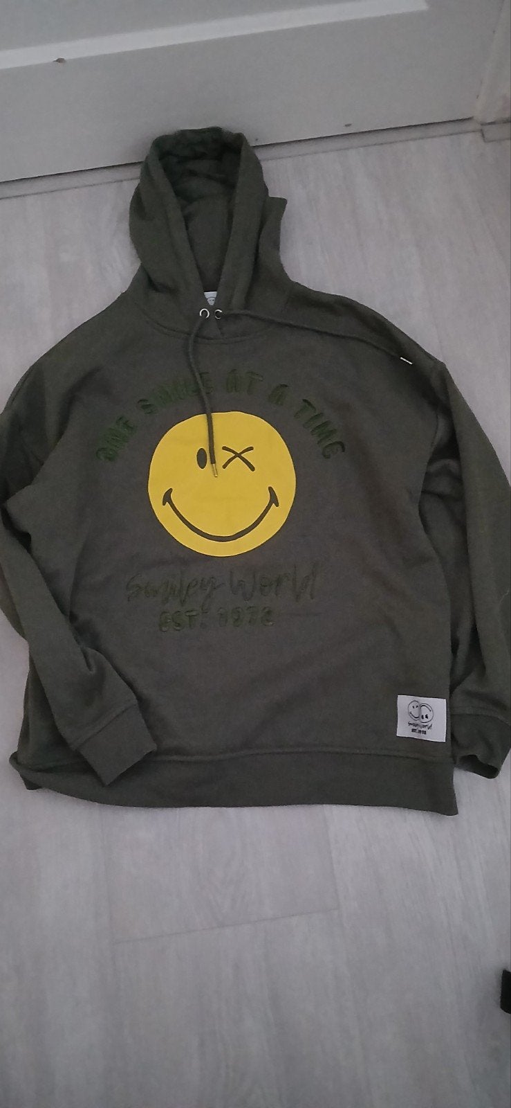 Leuke groene trui met smileys mt xs, Ophalen of Verzenden, Zo goed als nieuw, Maat 34 (XS) of kleiner, Groen