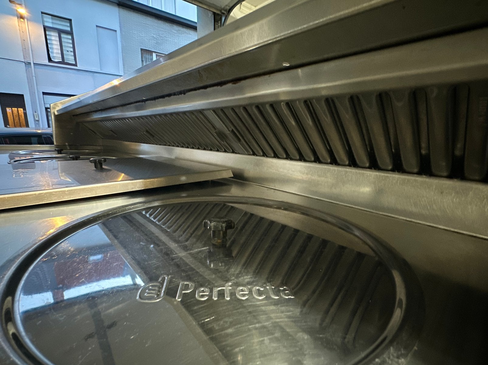 Perfecta bakwand perfect onderhouden, Ophalen, Gebruikt, Afzuiger