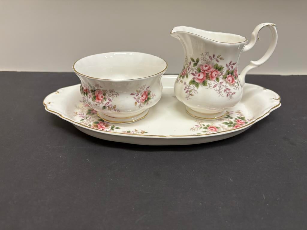 Royal Albert room setje Lavender Rose, Antiek en Kunst, Antiek | Servies los, Ophalen of Verzenden