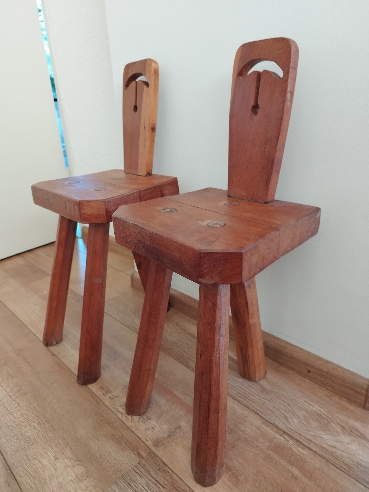Brutalist oude melkkrukjes melk kruk 2x 27x24x64cm, Verzenden, Zo goed als nieuw, Hout