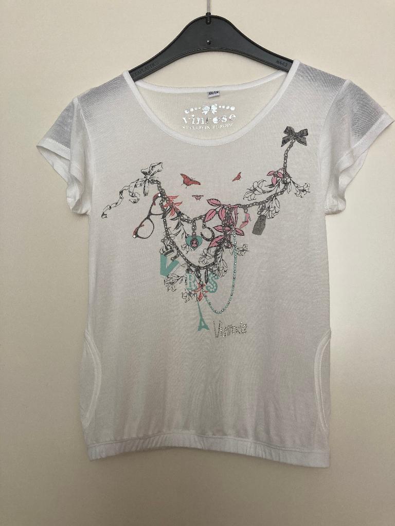 NIEUW Viscose T-shirt met studs mt 122 - 128 VINROSE, Kinderen en Baby's, Kinderkleding | Maat 122, Vinrose, Meisje, Nieuw, Ophalen of Verzenden
