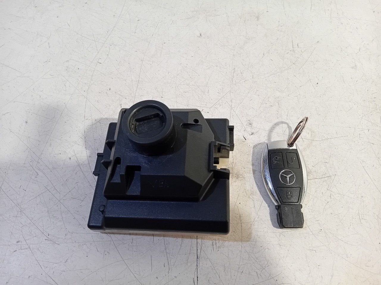 Contactslot + sleutel Mercedes-Benz C-Klasse, Onderdelen@venauto.nl, Van der Ven Autorecycling B.V., Gebruikt, Ettenseweg 76, 4706 PB Roosendaal, The Netherlands