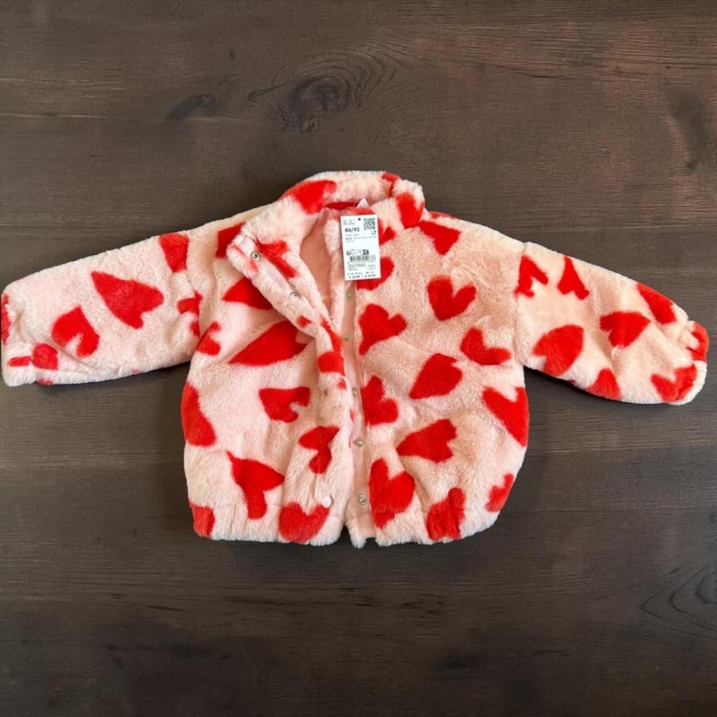 Nieuwe hema fluffy teddy hartjes roze jas maat 86 / 92, Ophalen of Verzenden, Nieuw, Meisje, Jasje