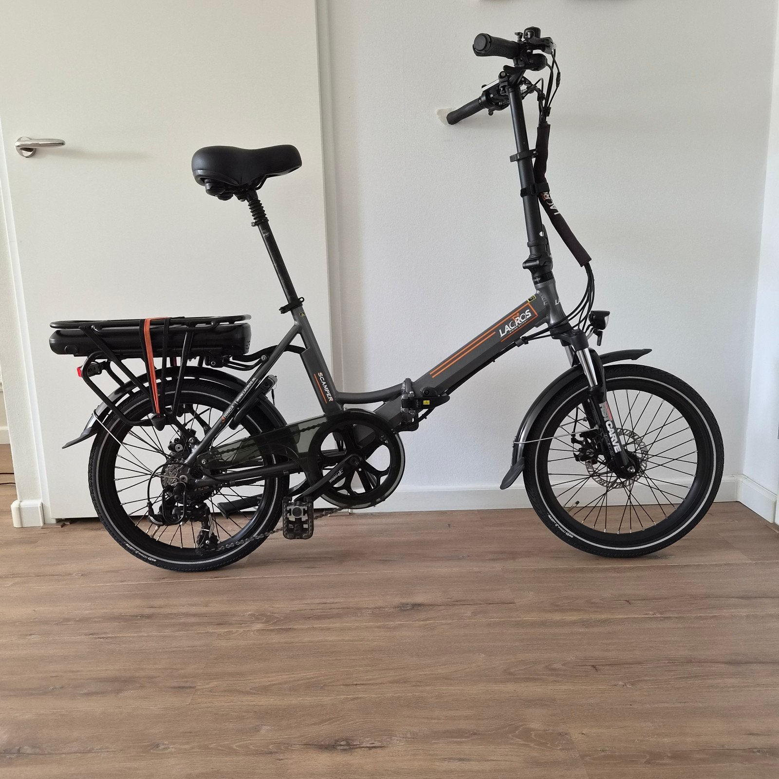 Foto 4 van 2x Z.G.A.N Lacros S200 elektrische vouwfietsen 15AH (20inch)