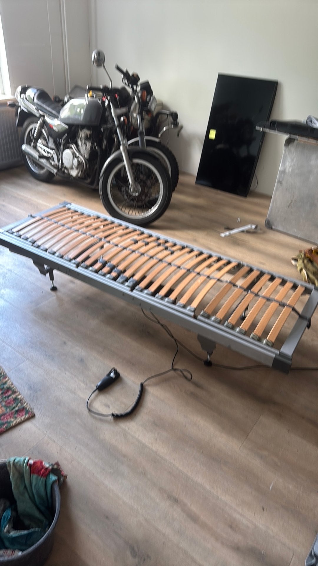 Ongebruikt electrisch bed 70x200 cm  met onderstel, Ophalen, Zo goed als nieuw, Eenpersoons