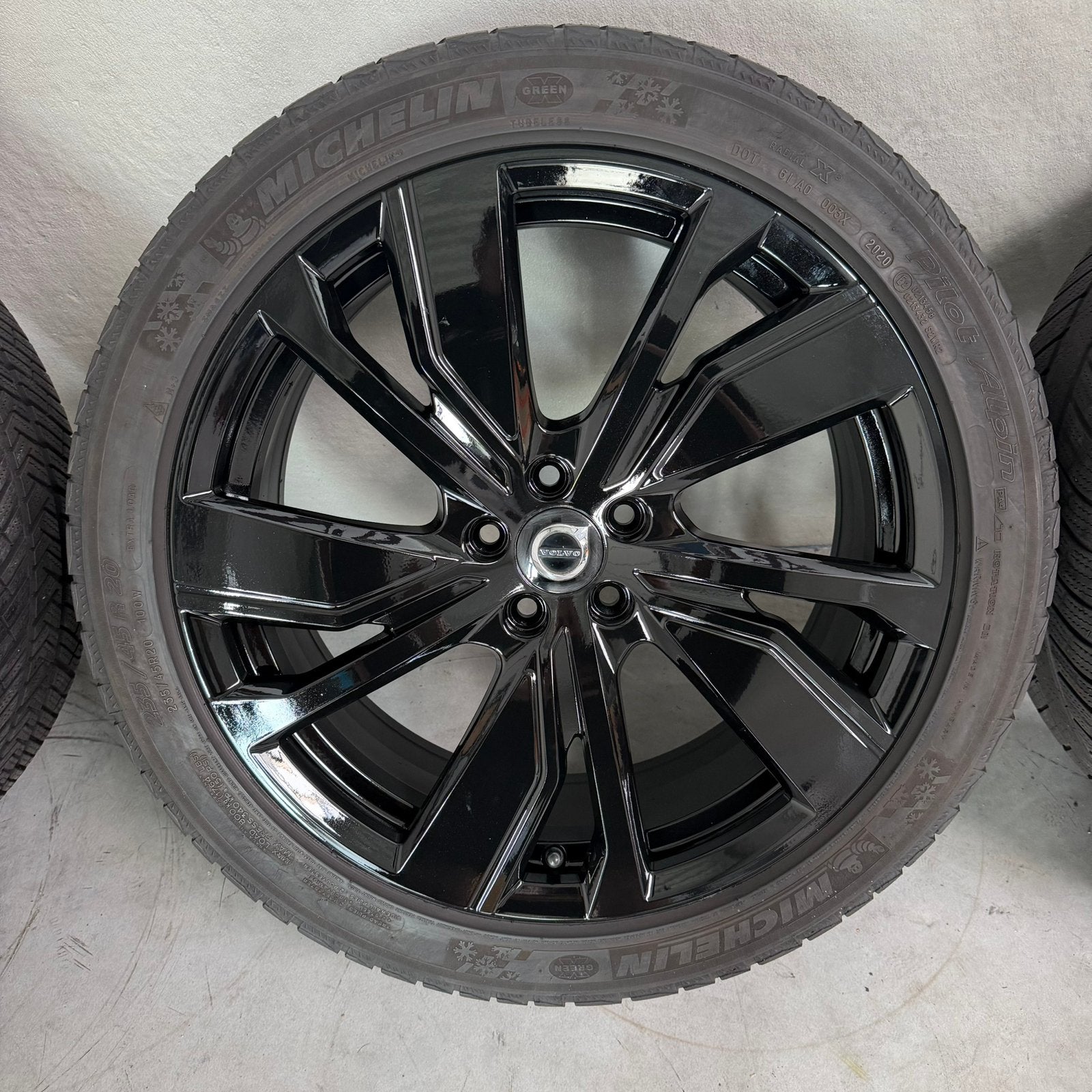 20 inch Origineel Volvo XC40 536 Winterbanden Black Edition, Gebruikt, 255 mm, Velgen, Personenwagen