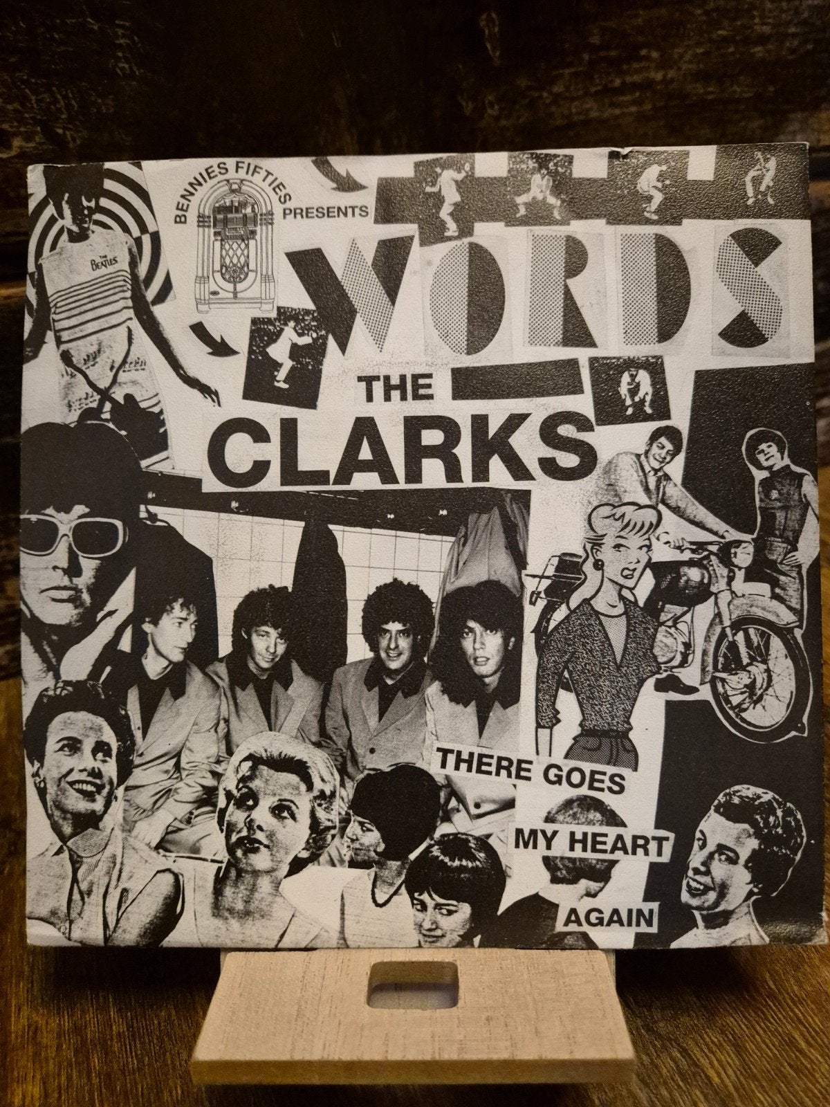 The Clarks - Words / There Goes My Heart Again Single, Cd's en Dvd's, Vinyl Singles, Gebruikt, 7 inch, Ophalen of Verzenden, Pop