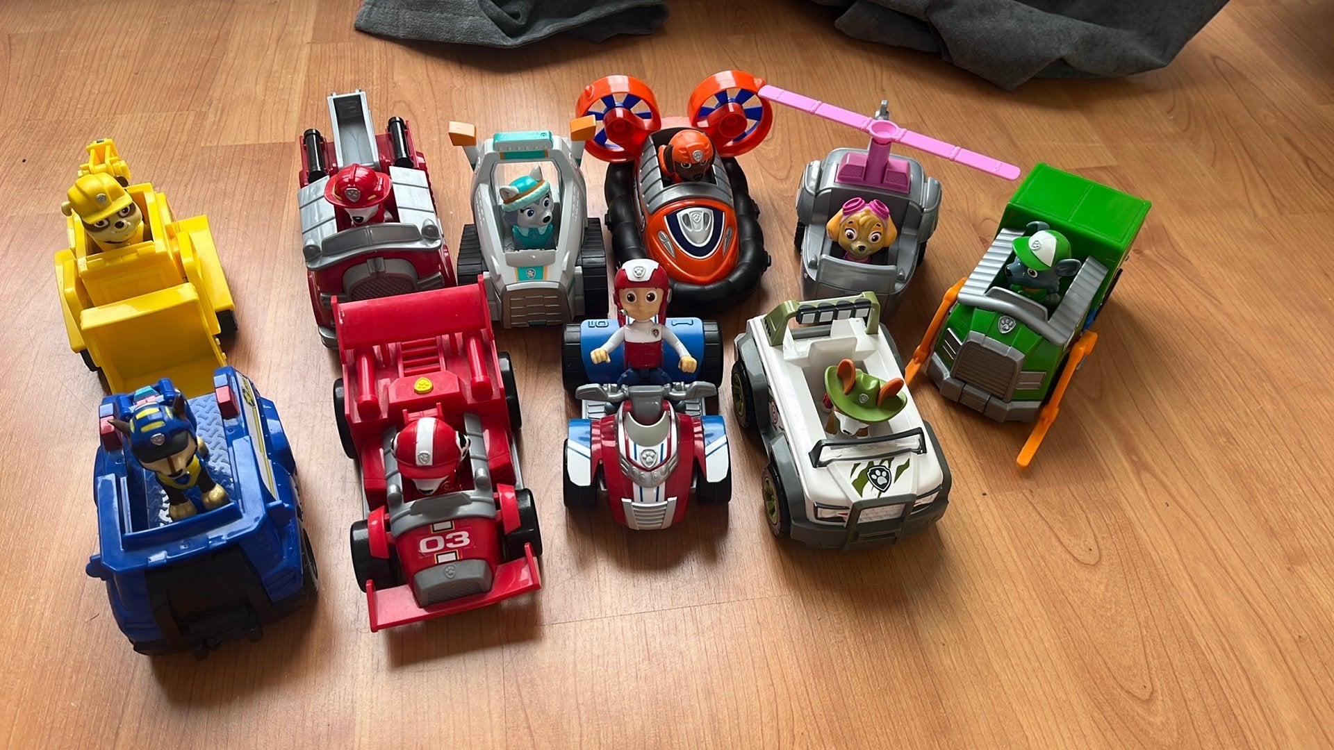 Complete paw patrol set met voertuigen, Ophalen, Zo goed als nieuw